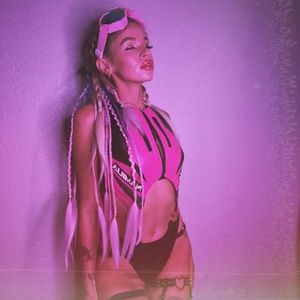 Namilia pink bodysuit